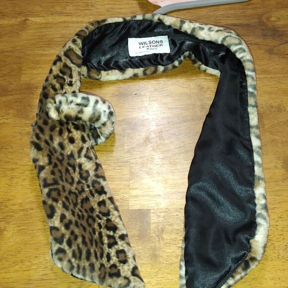 Wilsons Leather faux fur neck scarf wrap - Picture 3 of 3